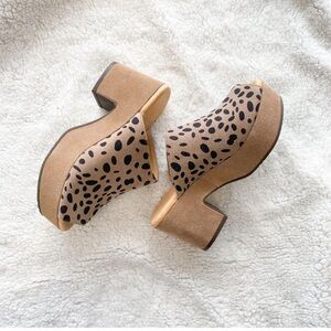 Chocolat Blu Garnet Leopard print Platform Clogs size 10